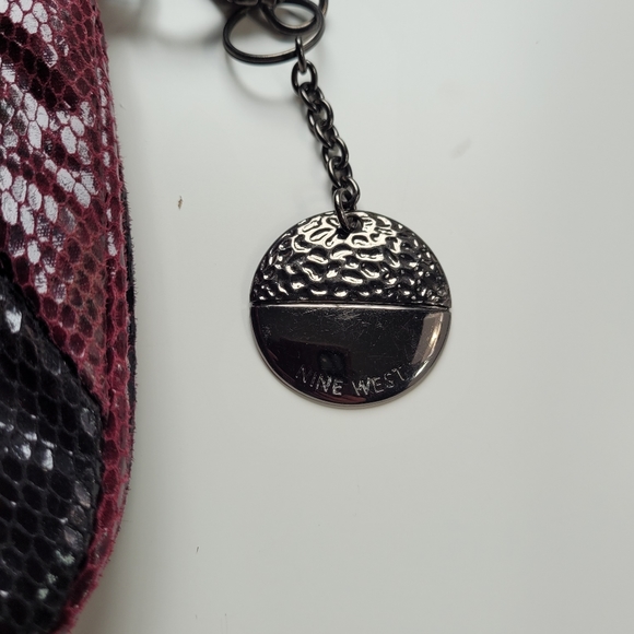 Nine West clutch in red, burgundy and purple - Picture 7 of 7